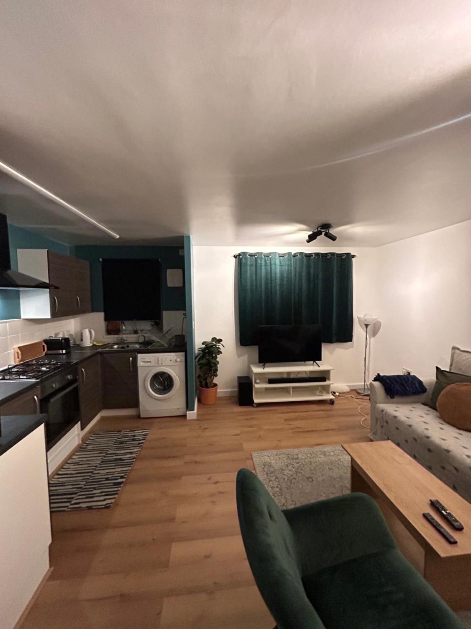 Woodhouse Apartment ลีดส์ ภายนอก รูปภาพ